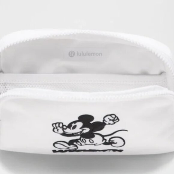 🖤🎃3DAYSALE🎃🖤Lululemon Mickey Mouse long strap bag - Picture 4 of 5